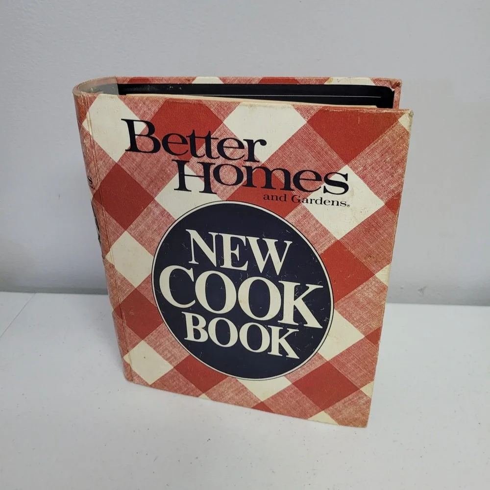 Better Homes and Gardens Cook Book‎ VTG Red Gingham Hardcover 1981 Missing Pages